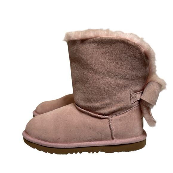 UGG Australia Kids Classic Mini II Cuffed Bow Pink Suede Shearling Boots Girls 4 - Picture 1 of 9